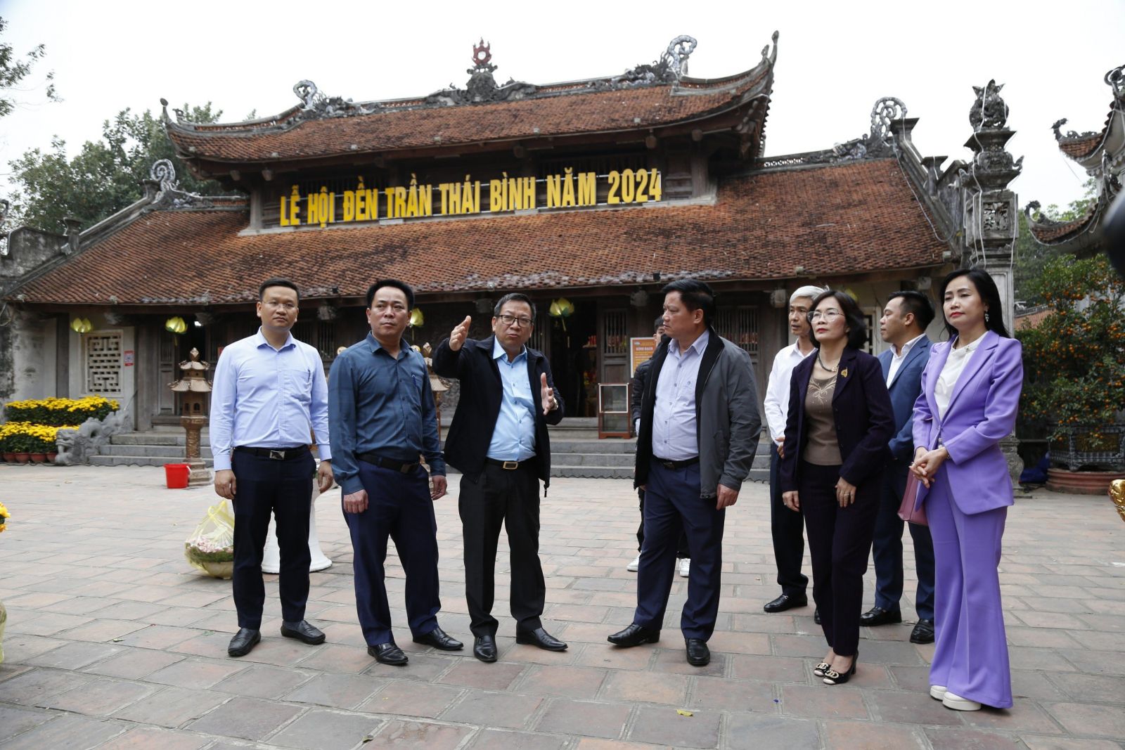   Đồng chí Nguyễn Khắc Thận, Phó Bí thư Tỉnh ủy, Chủ tịch Nh88 casino tỉnh kiểm tra Nh88 Nha cai tổ chức lễ hội đền Trần năm 2024