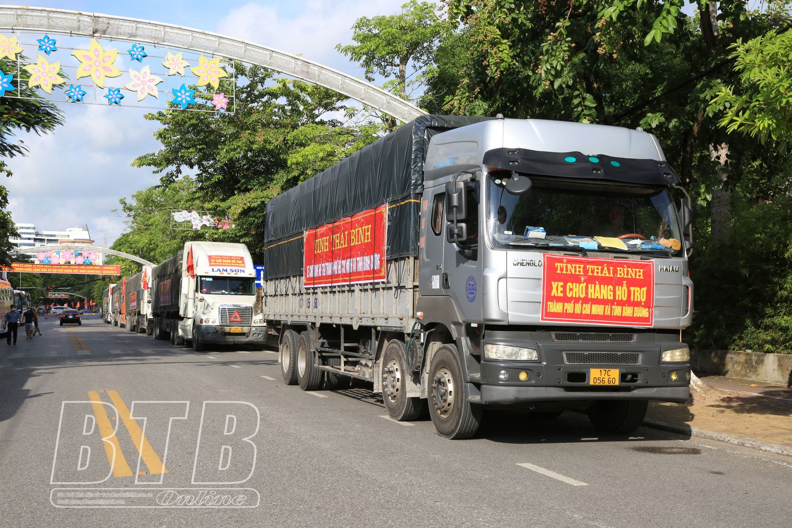   Đoàn cán bộ y tế, sinh viên y khoa tỉnh Thái Bình lên đường hỗ trợ Thành phố Hồ Chí Minh chống dịch Covid-19