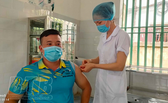   Quỳnh Phụ: Tiêm 16.700 liều vắc-xin phòng Covid-19 cho lực lượng tuyến đầu chống dịch