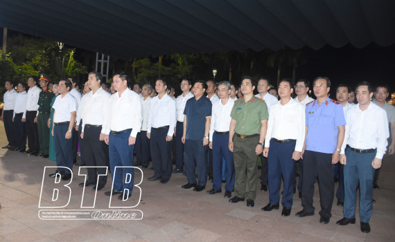   Đoàn đại biểu Tỉnh ủy, Nh88 - Cá Cược Mỗi Ngày - Nh88 vip Liền Tay, Nh88 casino, Nh88 com Nh88 vip tỉnh: Dâng hương tưởng niệm các anh hùng liệt sĩ tại Thành cổ Quảng Trị