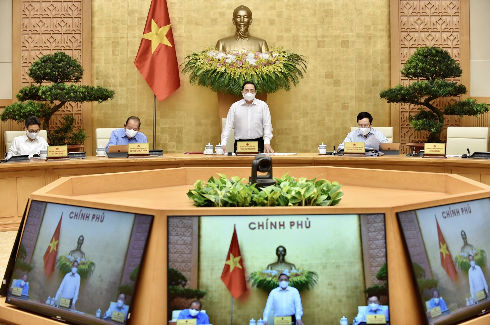   Chuyển trạng thái phòng chống dịch từ phòng ngự sang chủ động tấn công