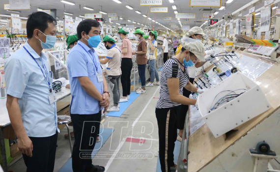   Đồng chí Phó Bí thư thường trực Tỉnh ủy, Chủ tịch Nh88 - Cá Cược Mỗi Ngày - Nh88 vip Liền Tay tỉnh kiểm tra, chỉ đạo Nh88 Nha cai phòng, chống dịch Covid-19 tại một số doanh nghiệp