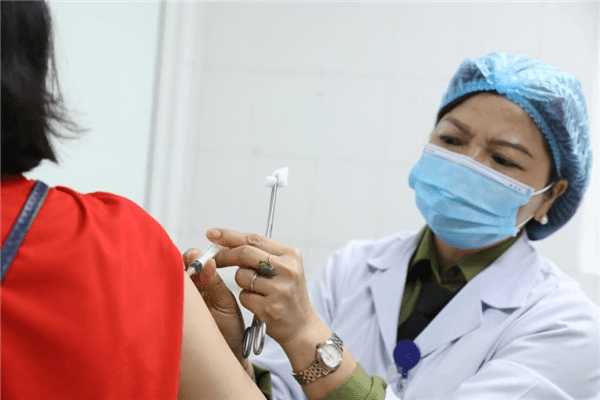   Vaccine 