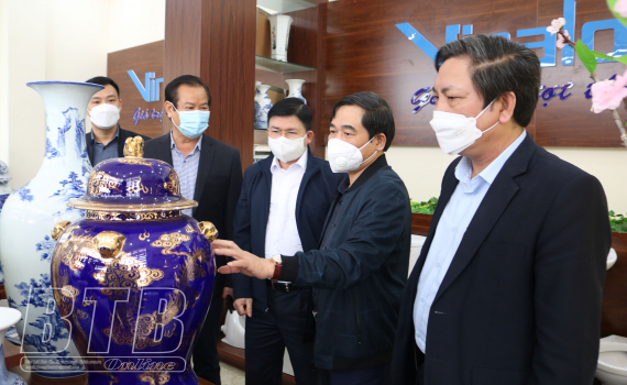   Đồng chí Nguyễn Tiến Thành, Phó Bí thư thường trực Tỉnh ủy, Chủ tịch Nh88 - Cá Cược Mỗi Ngày - Nh88 vip Liền Tay tỉnh kiểm tra, chỉ đạo Nh88 Nha cai sản xuất công nghiệp tại huyện Tiền Hải, Kiến Xương