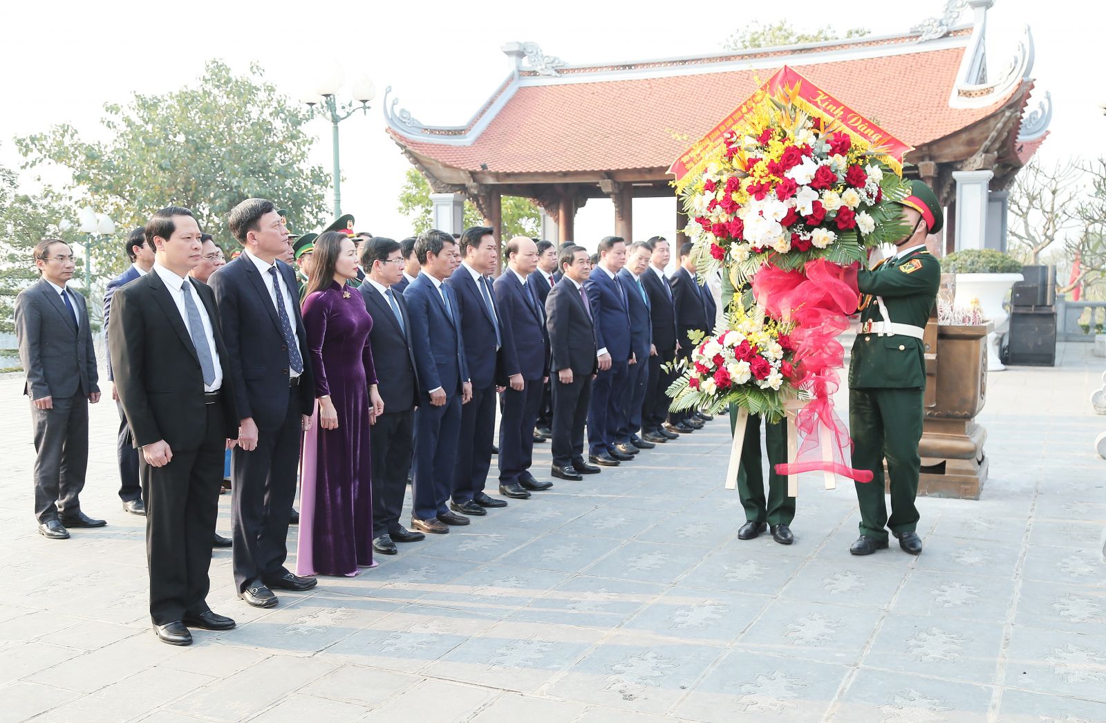   Dâng hương tưởng niệm Chủ tịch Hồ Chí Minh, Nh881 Nguyễn Đức Cảnh và viếng các Mẹ Việt Nam anh hùng, Anh hùng liệt sĩ