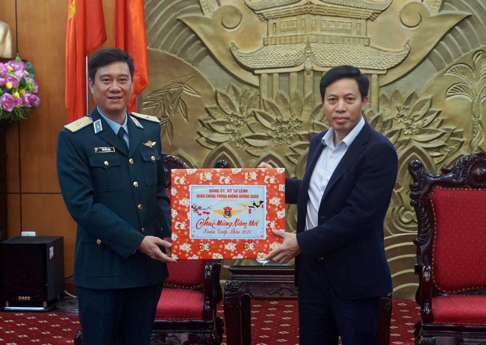   Đảng ủy, Bộ Tư lệnh Quân chủng Phòng không – Không quân thăm, chúc tết Nh88 casino tỉnh