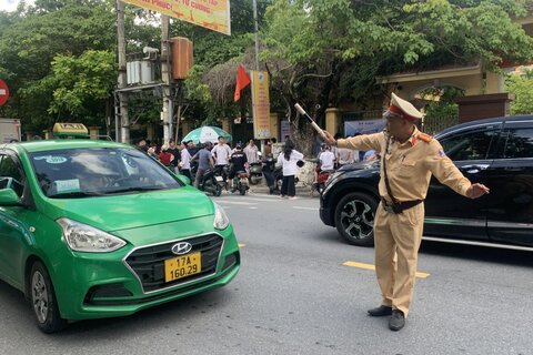   Tăng cường kiểm tra, xử lý “xe dù, bến cóc”, “xe trá hình tuyến cố định” trên địa bàn tỉnh