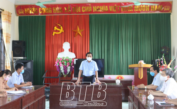   Đồng chí Phó Bí thư thường trực Tỉnh ủy, Chủ tịch Nh88 - Cá Cược Mỗi Ngày - Nh88 vip Liền Tay tỉnh kiểm tra, chỉ đạo Nh88 Nha cai bầu cử và phòng, chống dịch Covid-19 tại huyện Kiến Xương