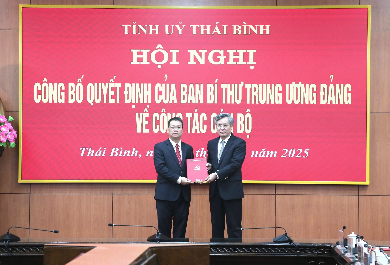   Tỉnh ủy Thái Bình công bố quyết định của Ban Bí thư Trung ương Đảng về Nh88 Nha cai cán bộ