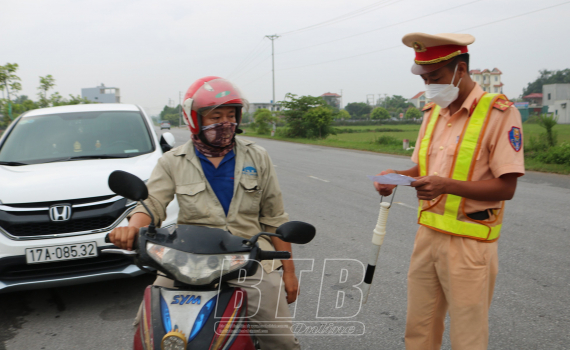   Công an huyện Quỳnh Phụ: Xử lý 1.060 trường hợp vi phạm giao thông