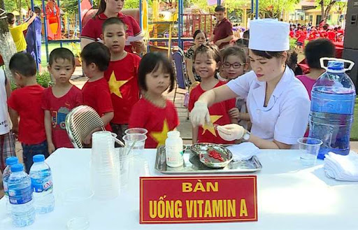   Tổ chức cho trẻ uống bổ sung Vitamin A và tẩy giun đợt 1 năm 2021