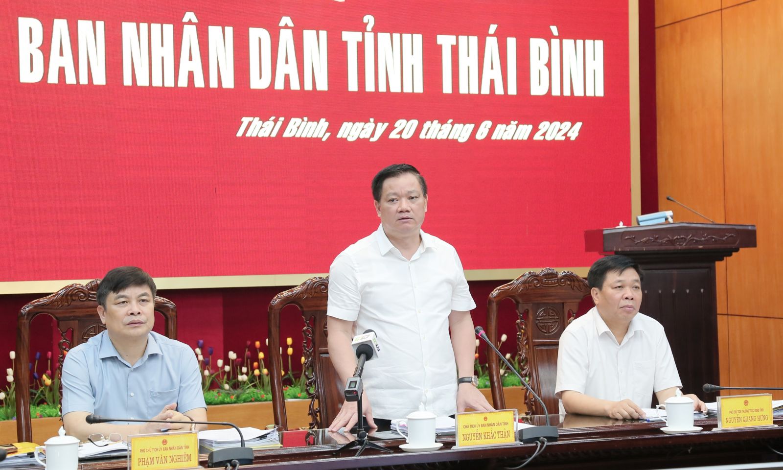   Nh88 casino tỉnh họp nghe và cho ý kiến một số báo cáo, tờ trình