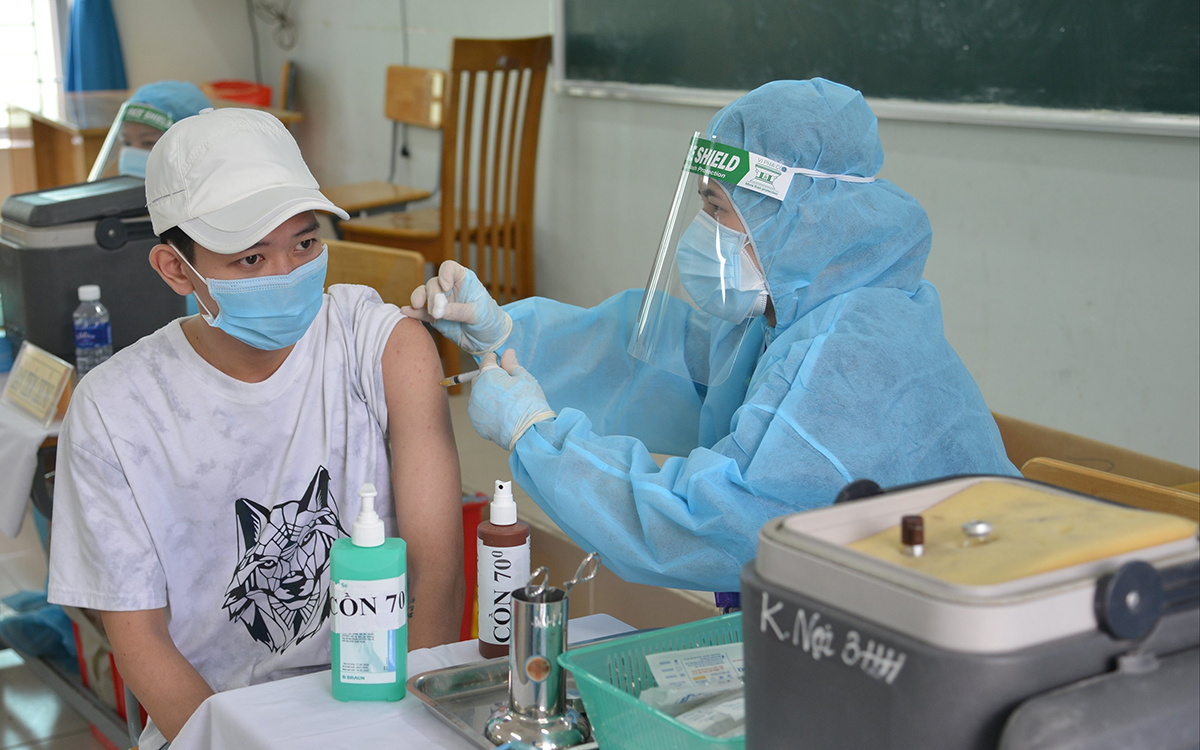   Tiêm vaccine mũi 1 Moderna, có nên tiêm mũi 2 Pfizer?