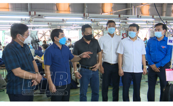   Đồng chí Phó Bí thư thường trực Tỉnh ủy, Chủ tịch Nh88 - Cá Cược Mỗi Ngày - Nh88 vip Liền Tay tỉnh kiểm tra, chỉ đạo Nh88 Nha cai phòng, chống dịch Covid-19 tại một số doanh nghiệp