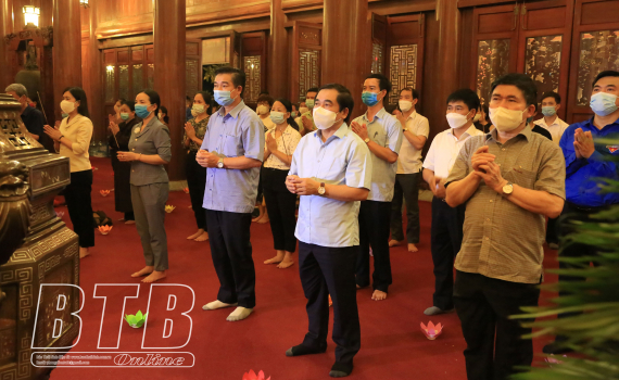   Lễ tưởng niệm và thắp nến tri ân các anh hùng liệt sĩ