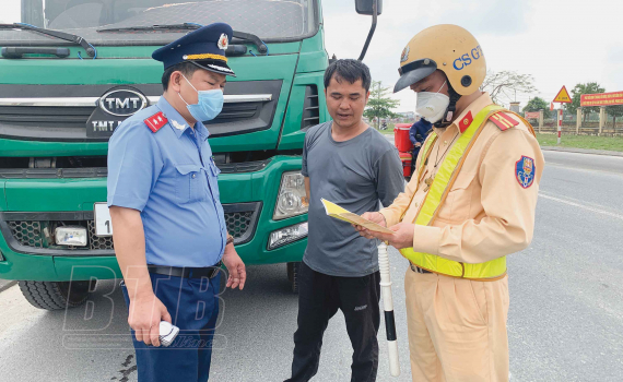   Thiết lập kỷ cương, bảo đảm trật tự an toàn giao thông