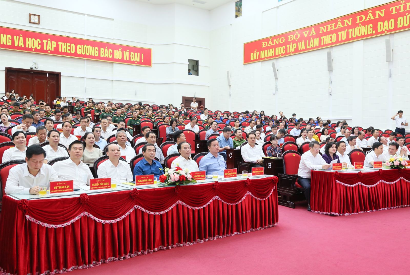   Thái Bình vượt tiến độ trước 100 ngày xóa nhà tạm, nhà dột nát đối với hộ nghèo, hộ cận nghèo và người có công với cách mạng, thân nhân liệt sĩ