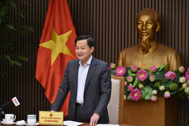   Kiểm soát chặt chẽ giá các mặt hàng thiết yếu; không để xăng dầu thẩm lậu qua biên giới