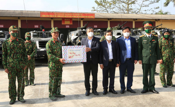   Các Nh881 lãnh đạo tỉnh: Kiểm tra, chỉ đạo Nh88 Nha cai sẵn sàng chiến đấu, tặng quà, chúc tết Bộ CHQS tỉnh