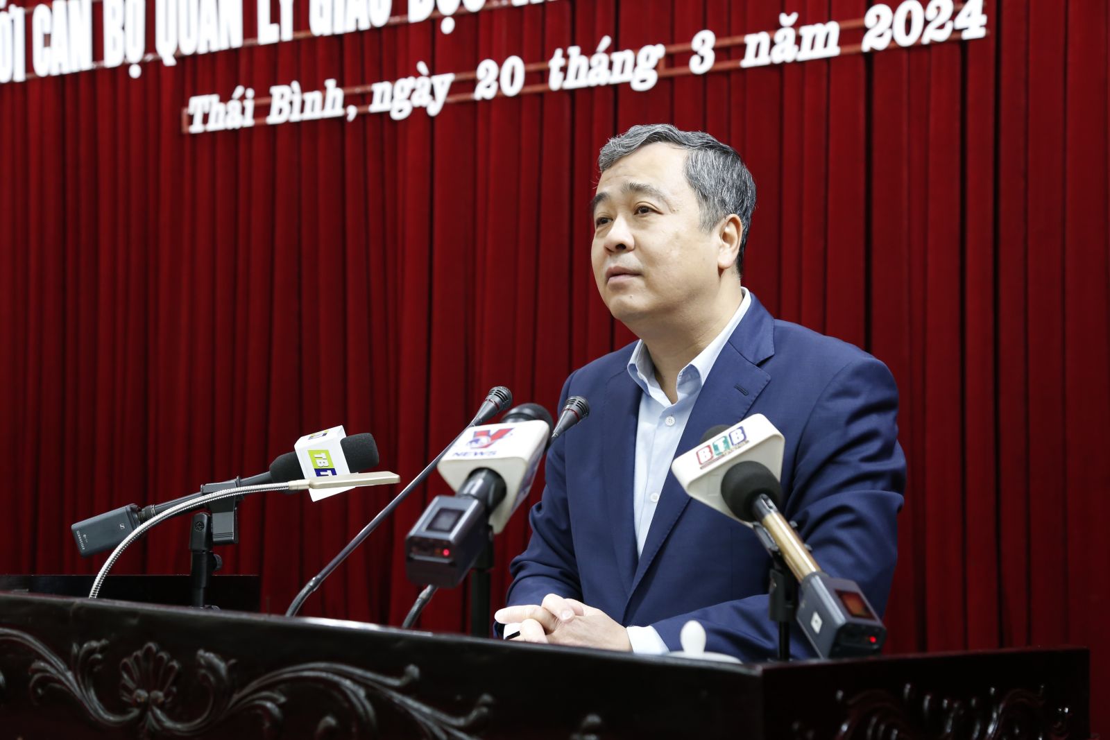   Thường trực Tỉnh ủy tiếp xúc, đối thoại trực tiếp với cán bộ quản lý, giáo viên ngành Giáo dục và Đào tạo