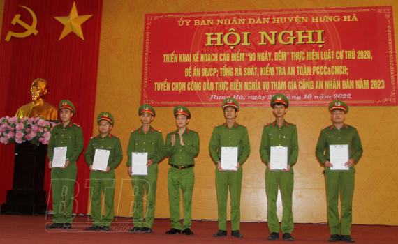   Hưng Hà: Tiếp nhận và trả 202.679 thẻ căn cước công dân