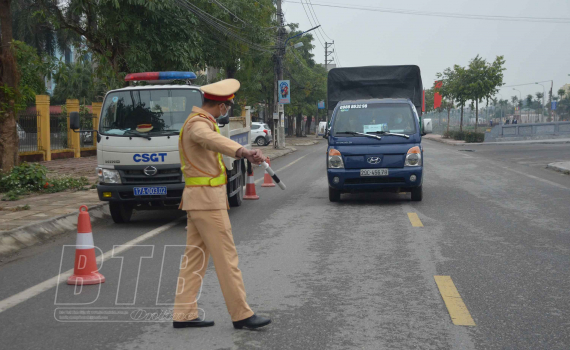   Quỳnh Phụ: Phạt tiền trên 800 triệu đồng các trường hợp vi phạm giao thông đường bộ