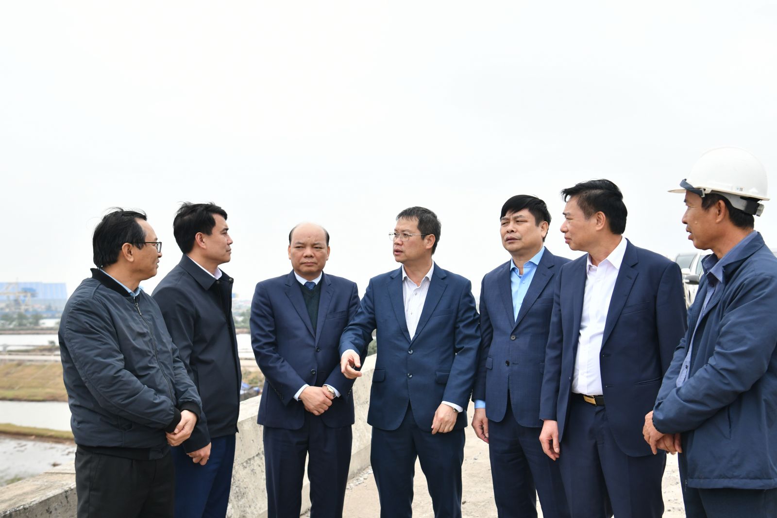   Đồng chí Nguyễn Mạnh Hùng, Phó Bí thư Tỉnh ủy, Chủ tịch Nh88 casino tỉnh kiểm tra một số Nh88 đăng Nhập, công trình trọng điểm