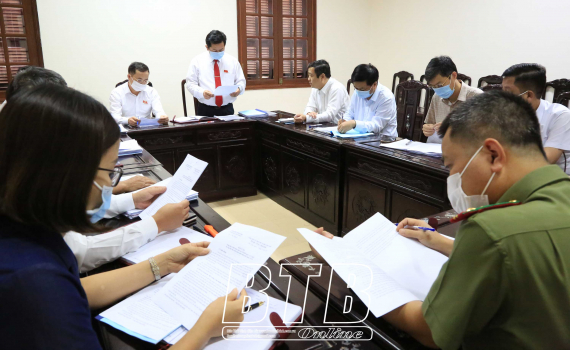   Tiếp tục thảo luận tổ đóng góp ý kiến vào các báo cáo, tờ trình, dự thảo nghị quyết trình tại kỳ họp thứ hai Nh88 - Cá Cược Mỗi Ngày - Nh88 vip Liền Tay tỉnh khóa XVII