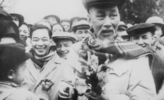   “Xin nguyện cùng Người vươn tới mãi”