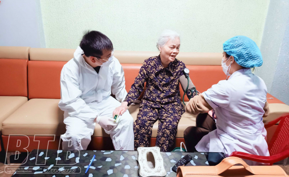   Thành phố: Tiêm vắc-xin tại nhà cho người yếu thế