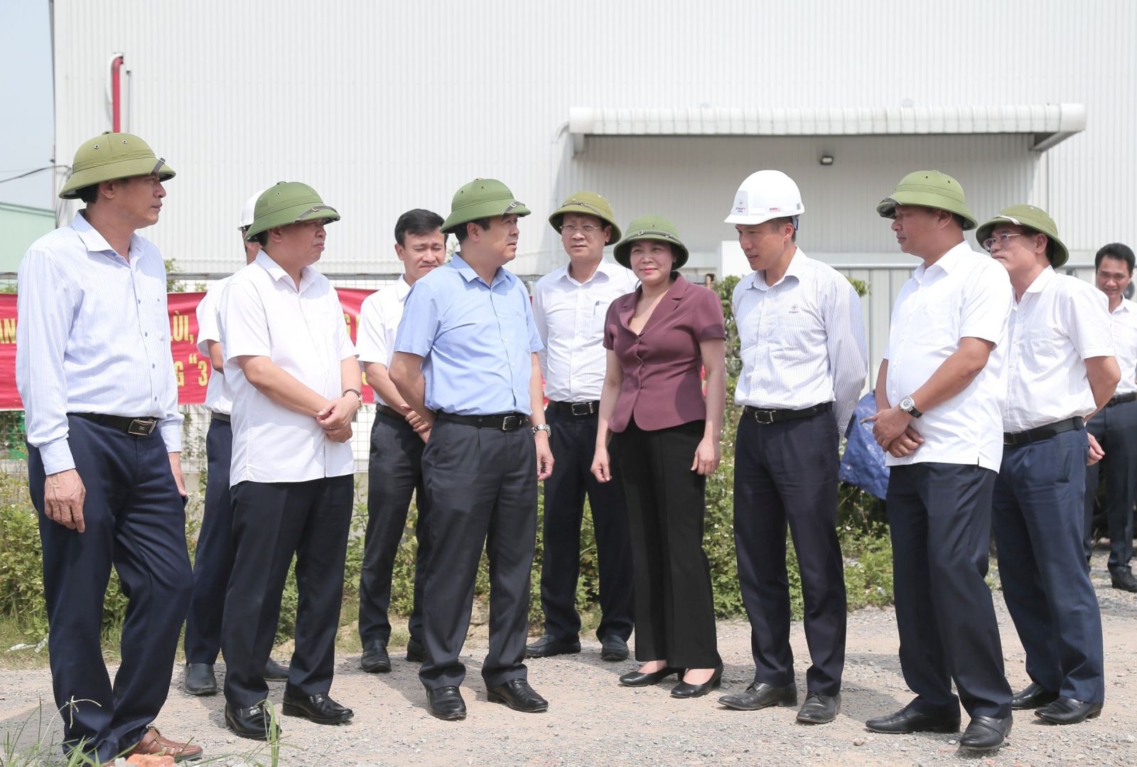   Đồng chí Bí thư Tỉnh ủy kiểm tra tiến độ thực hiện Nh88 đăng Nhập đường dây 500kV mạch 3 từ Quảng Trạch (Quảng Bình) đến Phố Nối (Nh880) đoạn qua tỉnh Thái Bình