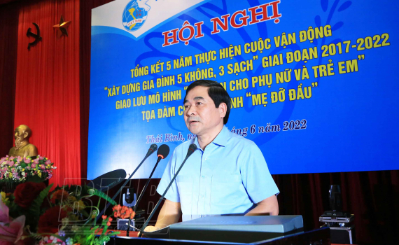   Khen thưởng 56 tập thể, cá nhân tiêu biểu trong thực hiện cuộc vận động “Xây dựng gia đình 5 không, 3 sạch”
