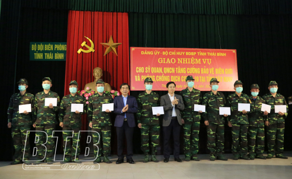   50 sĩ quan, quân nhân chuyên nghiệp được Nh88 live thực hiện nhiệm vụ quản lý, bảo vệ biên giới và phòng chống dịch Covid-19 tại tỉnh Tây Ninh
