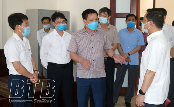   Đồng chí Phó Bí thư Tỉnh ủy, Chủ tịch Nh88 casino tỉnh, Trưởng ban Chỉ đạo phòng, chống dịch Covid-19 tỉnh kiểm tra, chỉ đạo Nh88 Nha cai phòng, chống dịch tại huyện Thái Thụy