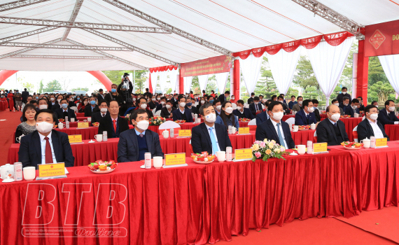   Dấy lên cao trào thi đua sản xuất, kinh doanh với một khí thế mới, quyết tâm cao ngay từ những ngày đầu, tháng đầu của năm mới