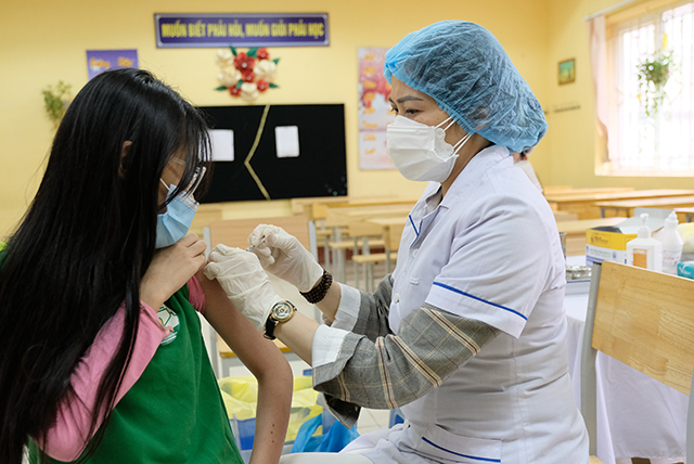   Số ca mắc COVID-19 tăng trở lại, Nh881 chỉ đạo đẩy nhanh tiêm vaccine