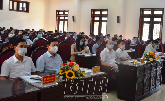   Thành phố khen thưởng 74 tập thể, cá nhân có thành tích xuất sắc trong Nh88 Nha cai bầu cử