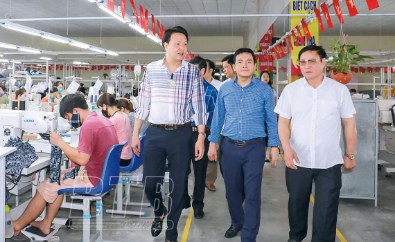   Đông Hưng: Vững vàng trong gian khó