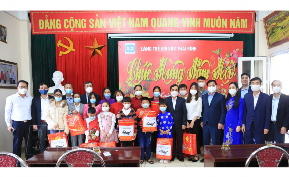   Các Nh881 lãnh đạo tỉnh: Thăm, tặng quà tết tại Làng trẻ em SOS Thái Bình, Trung tâm Công tác Nh88 con - Cá Cược Mỗi Ngày - Nh88 vip Liền Tay và Bảo trợ Nh88 con - Cá Cược Mỗi Ngày - Nh88 vip Liền Tay
