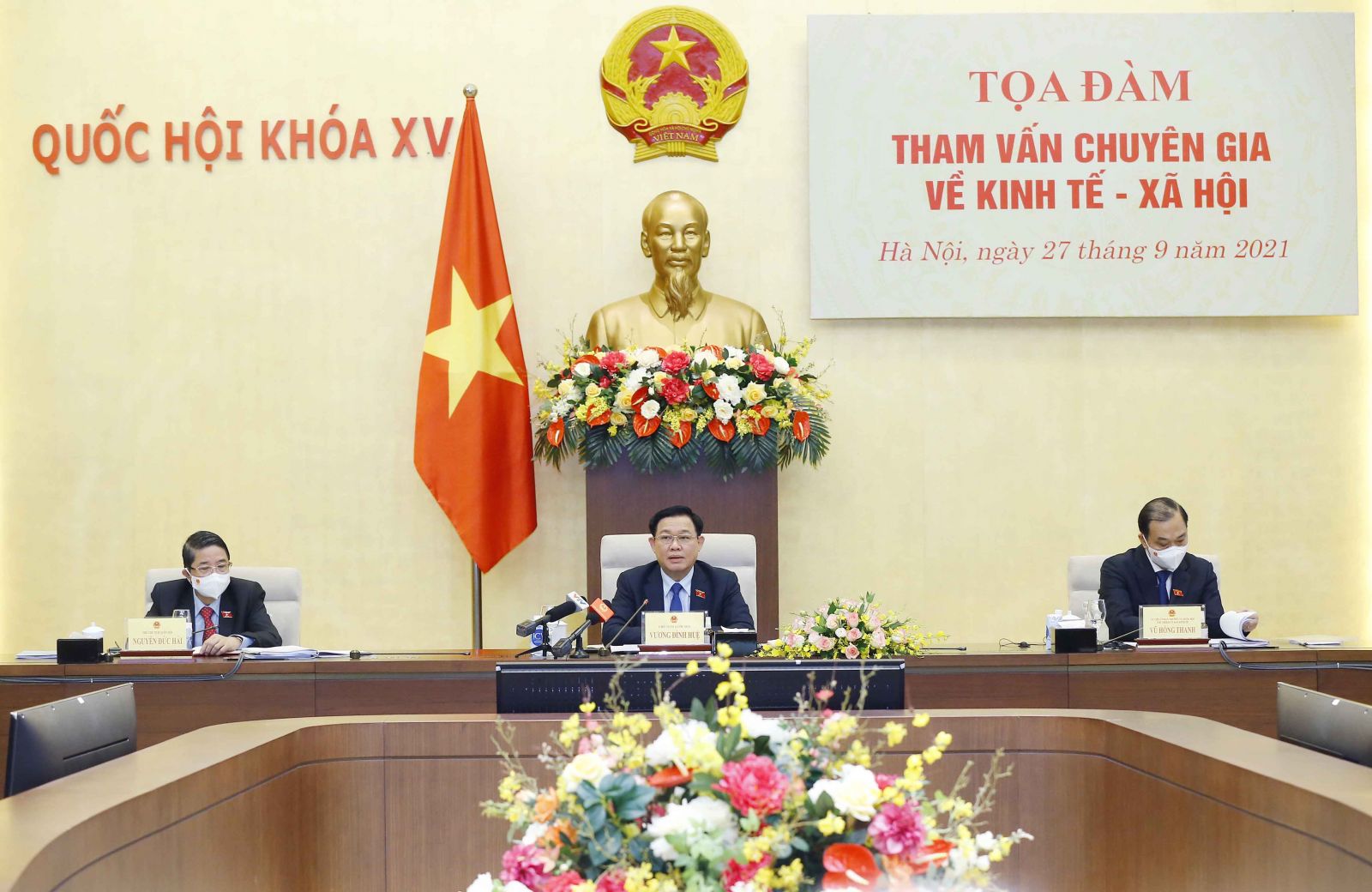   Phải có một chương trình tổng thể về phục hồi kinh tế sau dịch