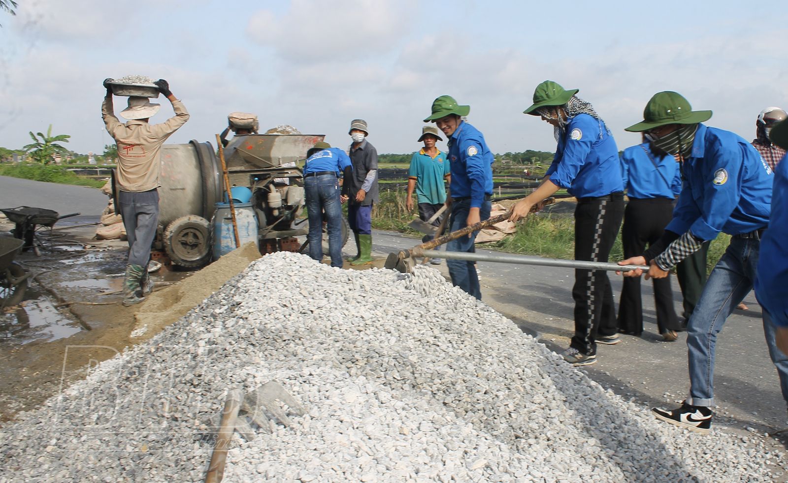   Ra quân ngày cao điểm thanh niên tình nguyện chung tay Nh881 nông thôn mới nâng cao, kiểu mẫu