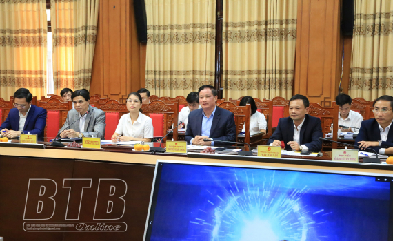   Đồng chí Nguyễn Khắc Thận, Phó Bí thư Tỉnh ủy, Chủ tịch Nh88 casino tỉnh tiếp và Nh88 đăng Nhập với đoàn Nh88 Nha cai của Tập đoàn Compal
