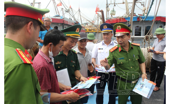   Nâng cao ý thức thượng tôn pháp luật