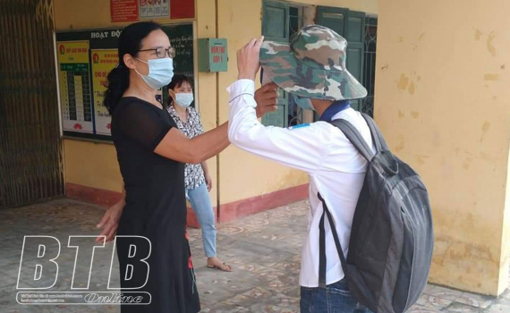   Học sinh đến trường sau đợt nghỉ lễ: Nhiều biện pháp phòng, chống dịch covid-19 được áp dụng
