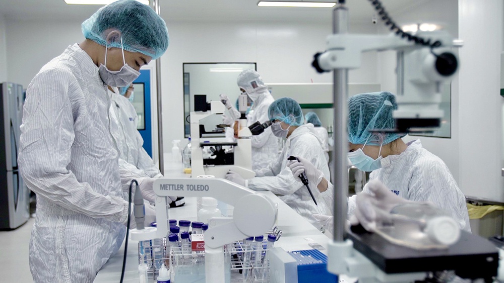   Đẩy nhanh thử nghiệm và cấp phép sử dụng vaccine phòng COVID-19