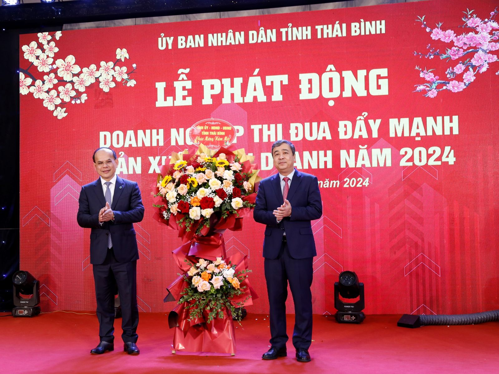   Lễ phát động doanh nghiệp thi đua đẩy mạnh sản xuất kinh doanh năm 2024