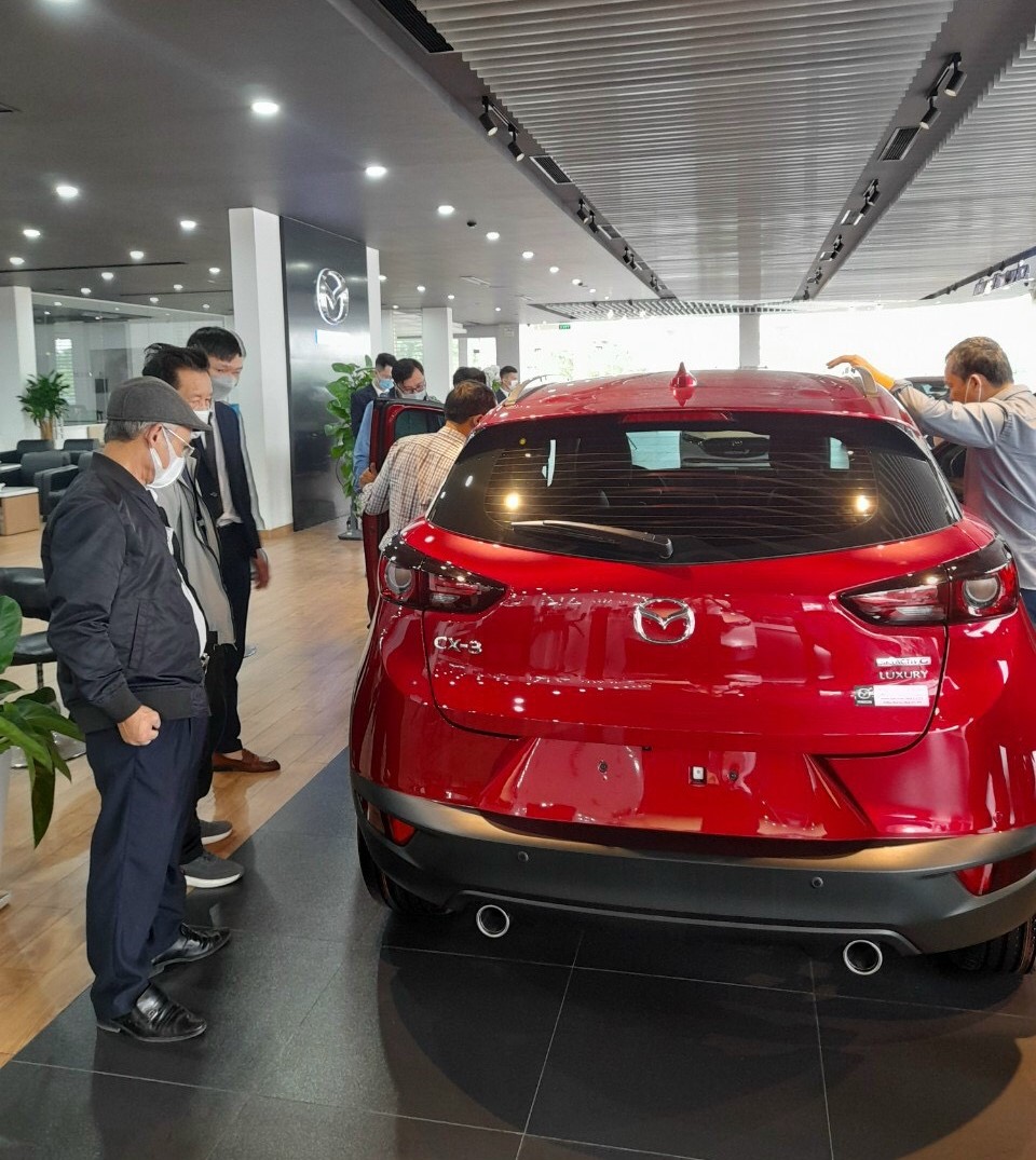   Năm 2021: Tổng mức bán lẻ hàng hóa và doanh thu dịch vụ tiêu dùng tăng 7,5% so với cùng kỳ