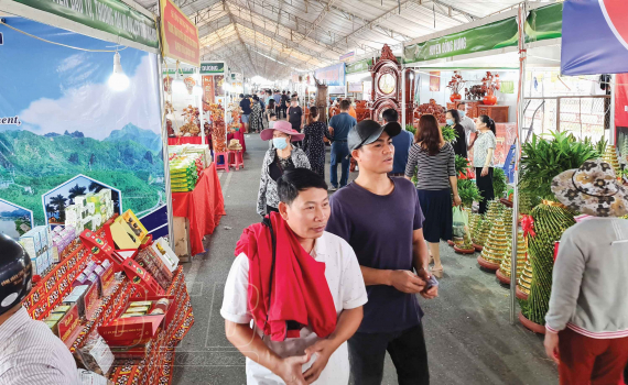   Cầu nối đưa sản phẩm đến người tiêu dùng