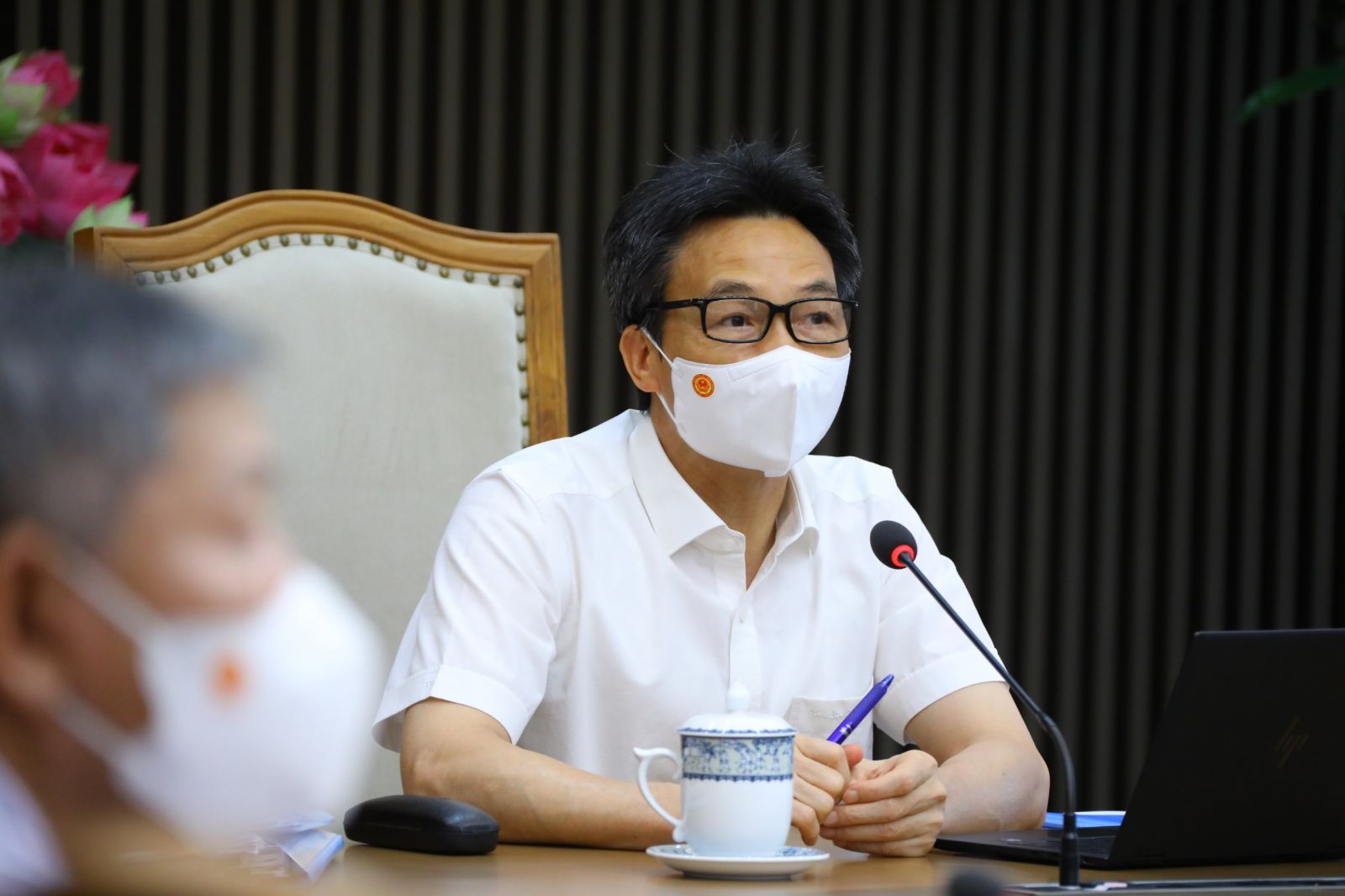   Chuyên gia, nhà khoa học bàn biện pháp chống dịch COVID-19 trong tình hình mới