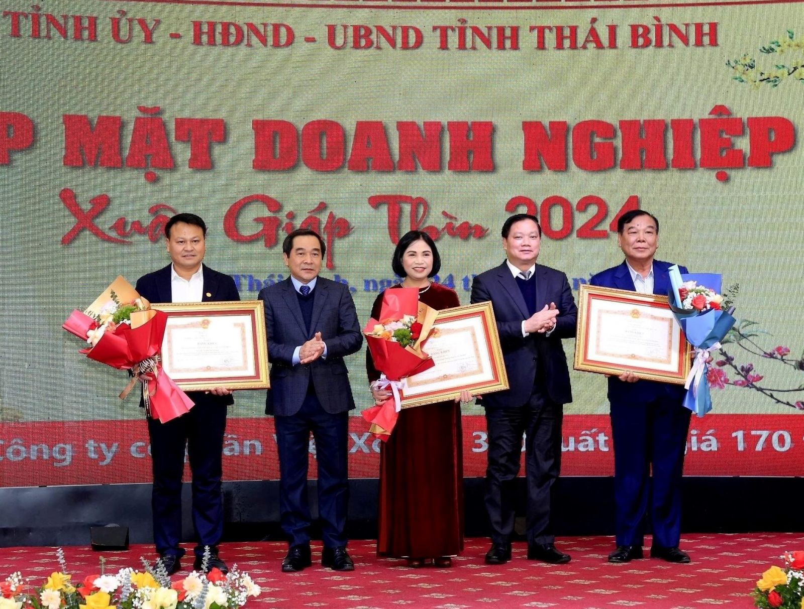   Tỉnh ủy, Nh88 - Cá Cược Mỗi Ngày - Nh88 vip Liền Tay, Nh88 casino tỉnh: Gặp mặt, chúc tết doanh nghiệp tiêu biểu nhân dịp Xuân Giáp Thìn 2024